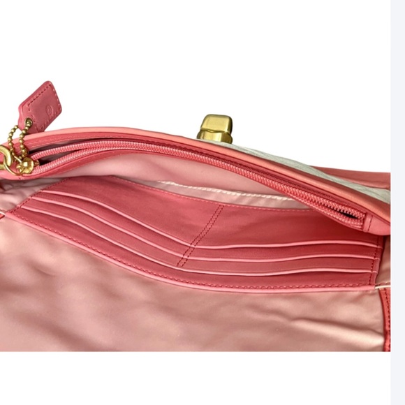 Coach Bag NWT 100% Leather wristlet Cricket Pink White Colorblock Hangtag Coach - Picture 11 of 13